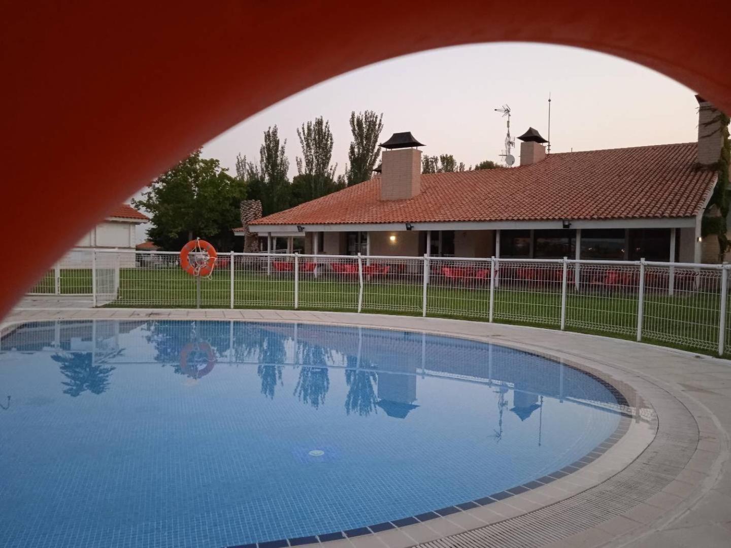 Albergue Zaragoza Camping Екстериор снимка