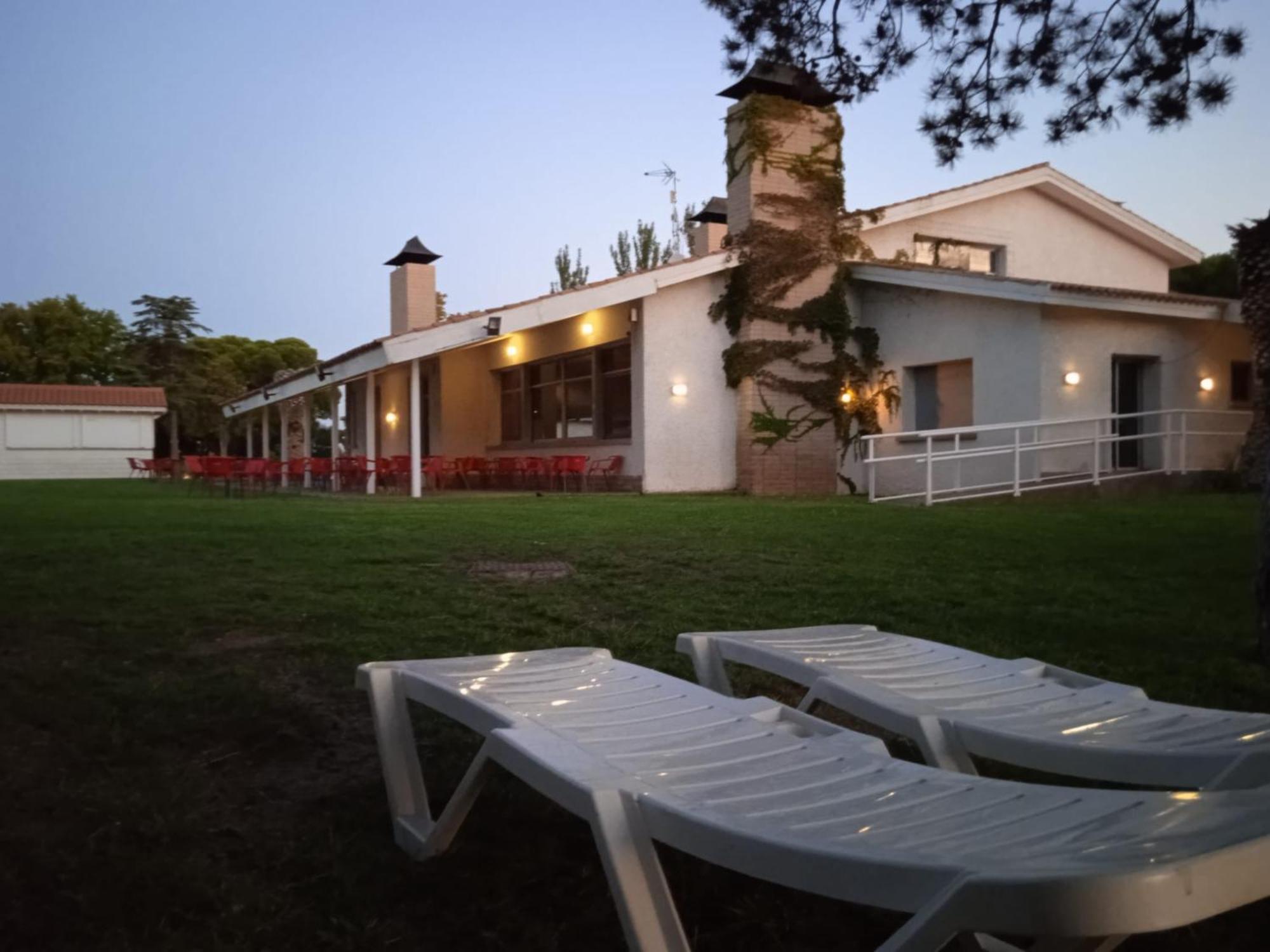 Albergue Zaragoza Camping Екстериор снимка