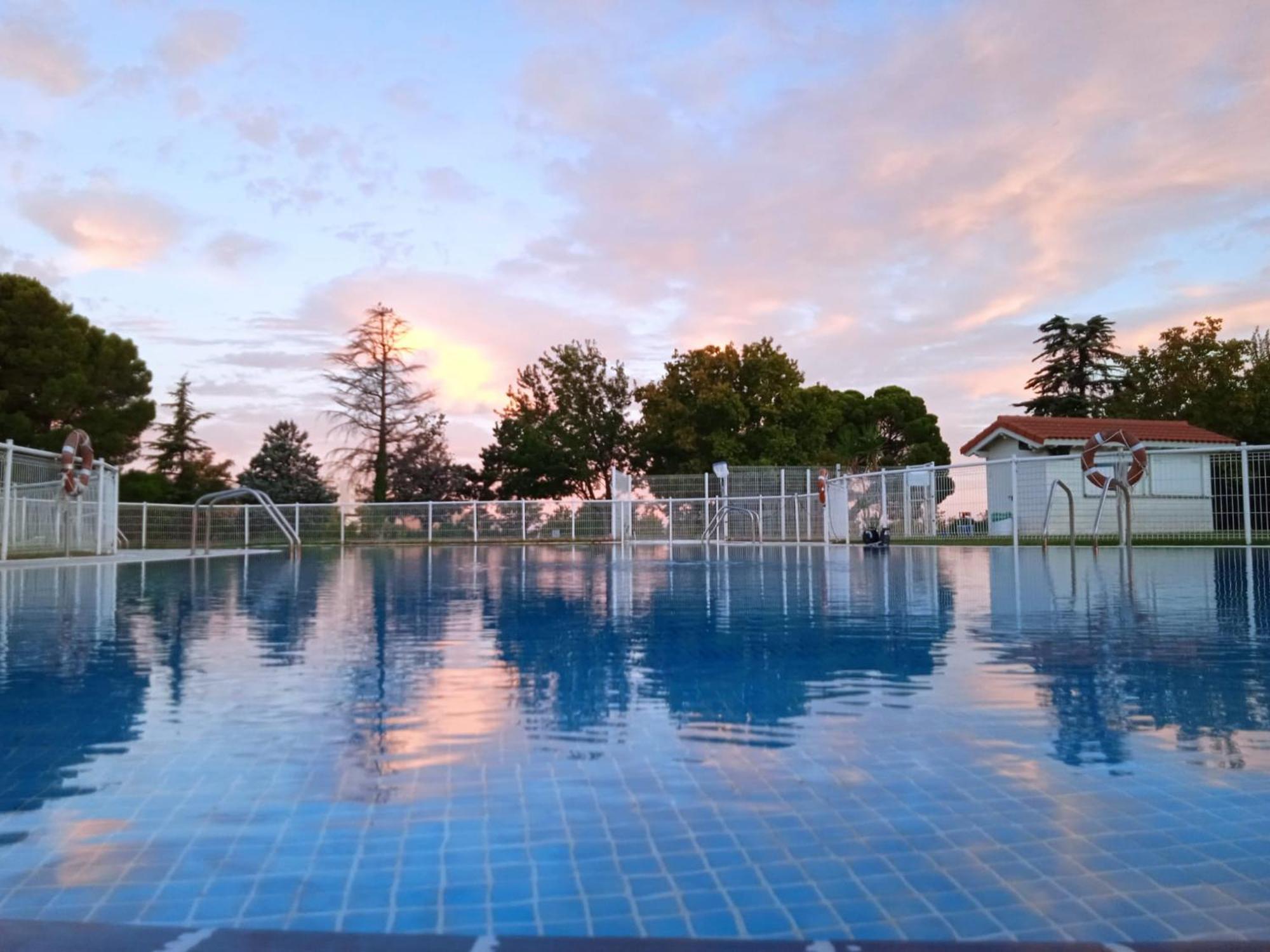 Albergue Zaragoza Camping Екстериор снимка