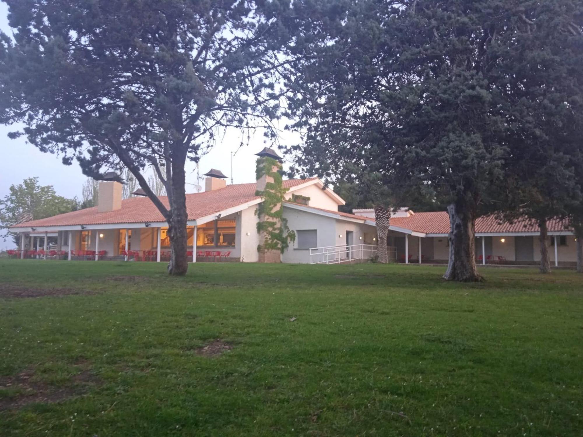 Albergue Zaragoza Camping Екстериор снимка