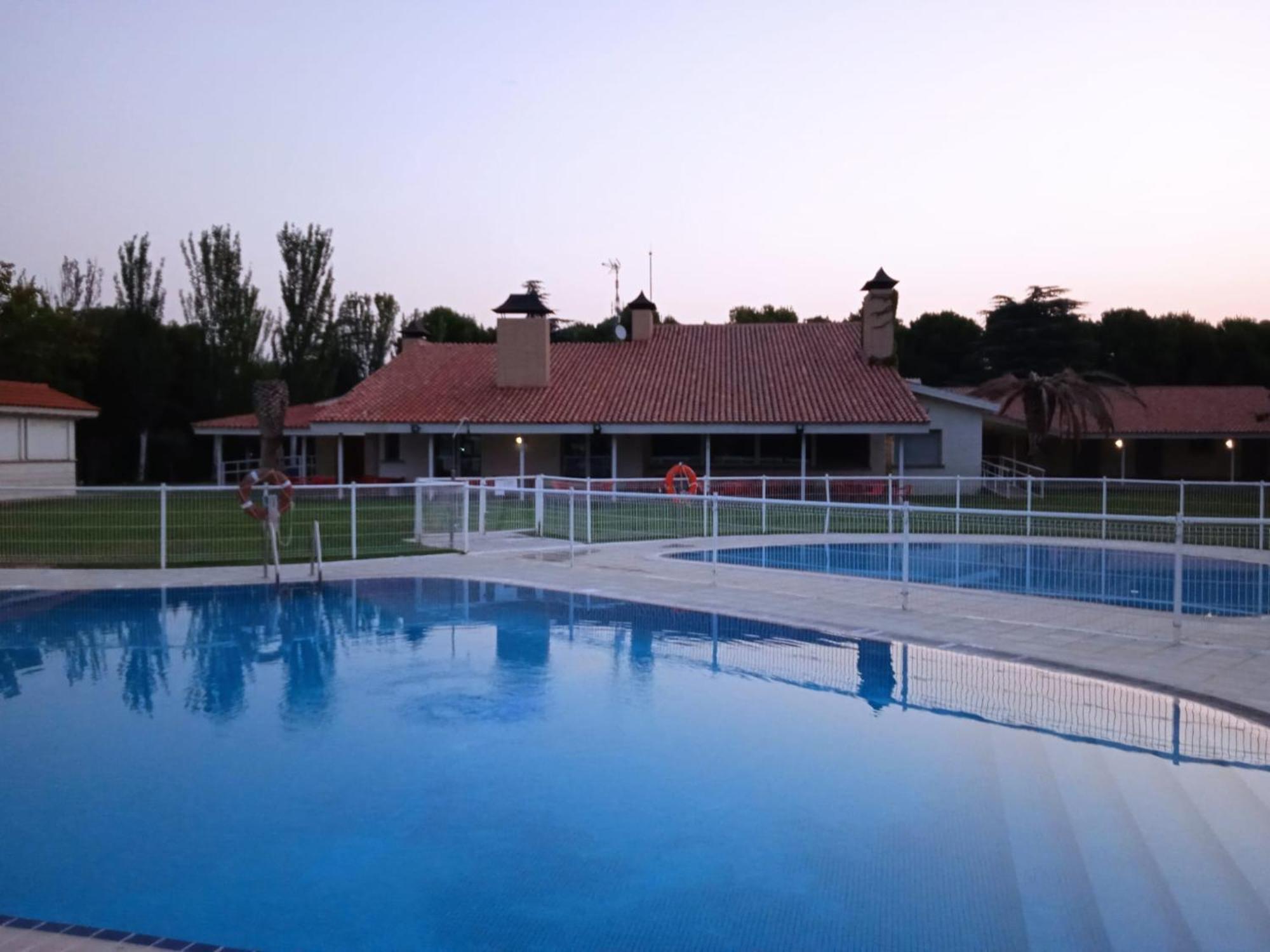 Albergue Zaragoza Camping Екстериор снимка