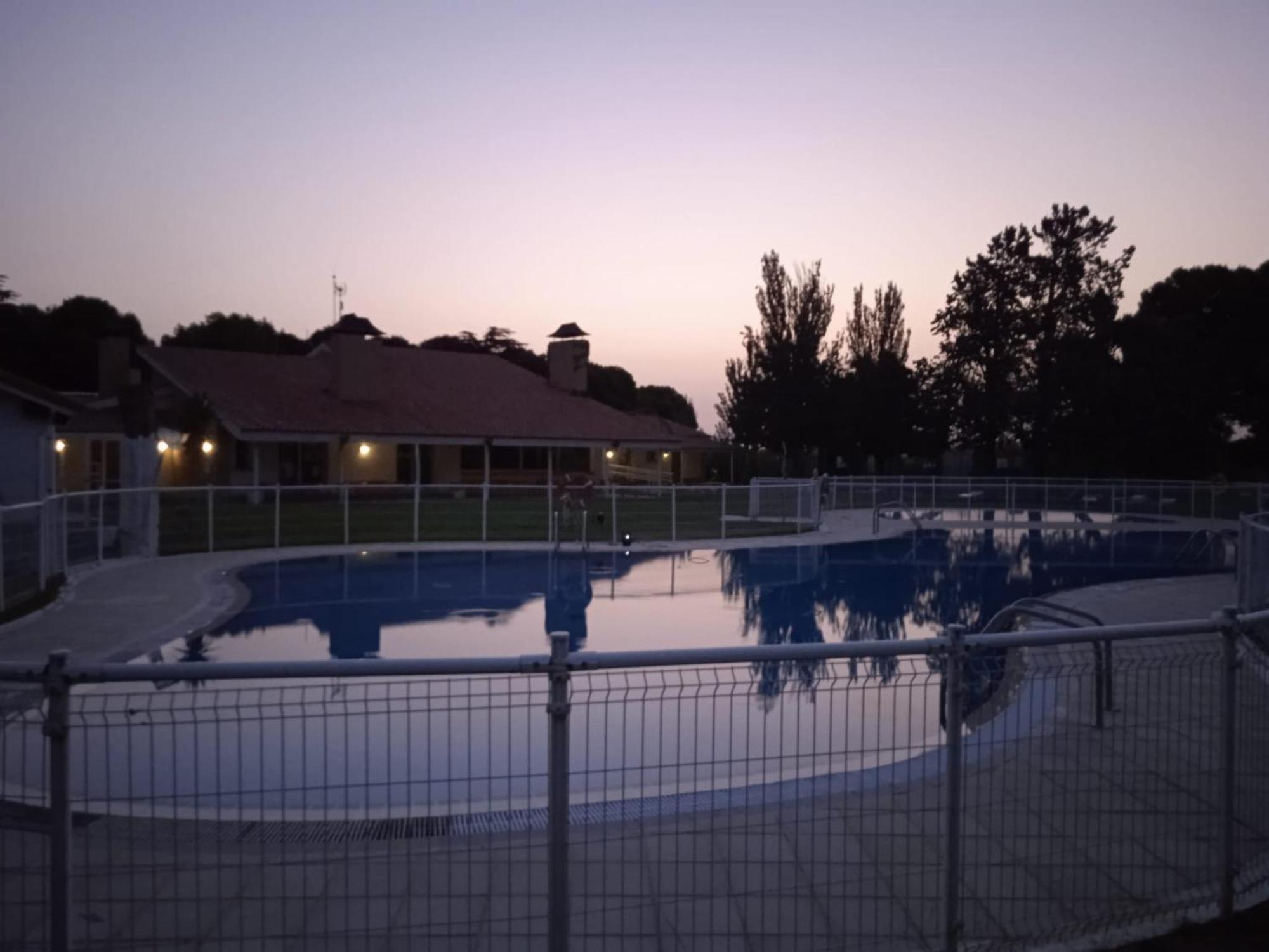Albergue Zaragoza Camping Екстериор снимка